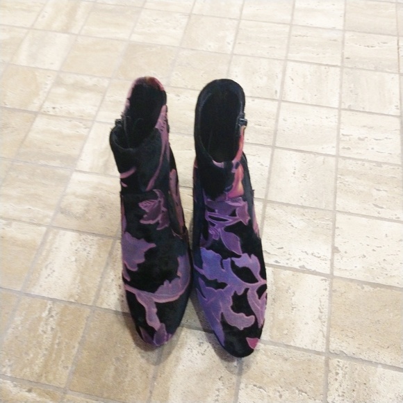 Steve Madden Shoes - Steve Madden Velvet Boots - Goldie - Burnout